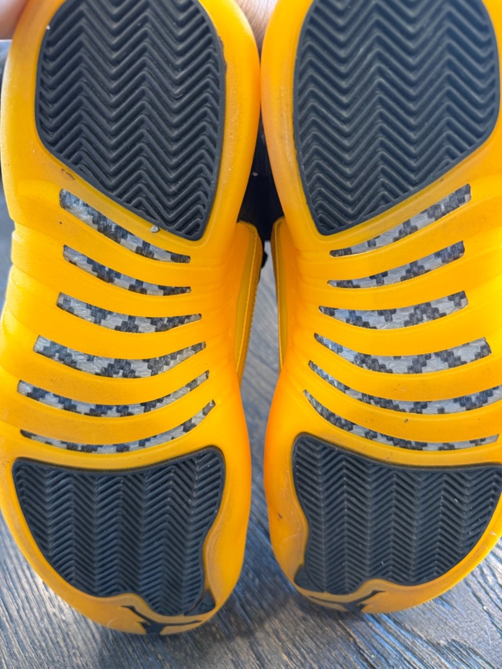 Air Jordan 12 Retro University Gold Men’s Size 8.5 - Picture 12 of 14